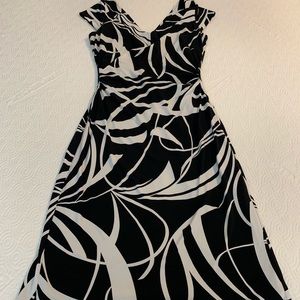Stunning geometric stretchy dress from WHBM